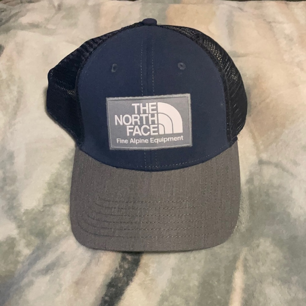 North face HAT. “Fine alpine equipment”